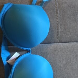 PINK Victoria's Secret Vibrant Blue Bra